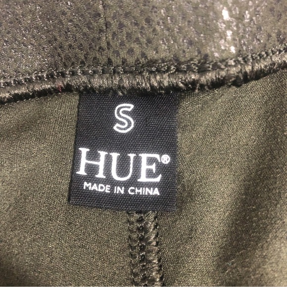 Hue Soft Snake/Gator Print Leggings Small - Picture 4 of 5